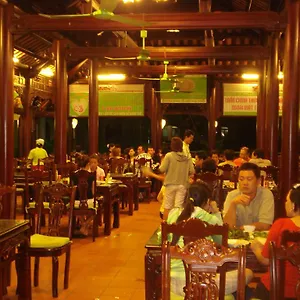 Ngoi Nha Xanh Hotel